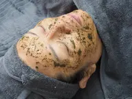 【剥離なし植物幹細胞】毛穴洗浄＋ハーブピーリングコース　¥12,000