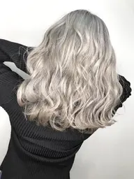 【ホワイト系にしたい方❗️】1日1名様限定🤍ブリーチ2回+ダメージ補修カラー+極潤トリートメント🤍