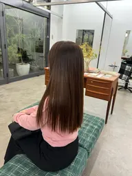 カット➕縮毛矯正➕マイクロバブル🫧‪ 広がりクセが気になる方はぜひ🌷