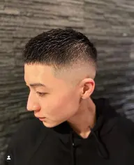 クロップスタイル　カット＋アイロンパーマ