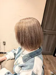 全頭ブリーチ＋カラー＋カット