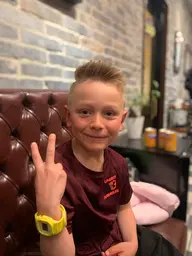 ビジネスマンヘア（シャンプーブロー込み）