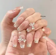 チークのガラス／ミラー／フラッシュのフレンチネイル🎀