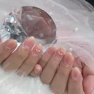エアブラシでつくる【うるうるチークネイル】