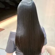 【梅雨の前に‼️】19時30分～のご案内🍒縮毛矯正☔️＋内部補修トリートメント🫧