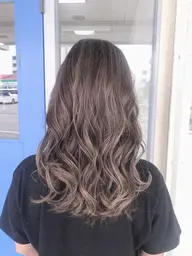 【ケアブリーチ】《3Dハイライトorグラデーション》＋カラー＋潤感Tr