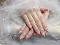 デザイン🔹ガラスフレンチ/フレンチネイル💅、ストーン付き🉑️【ベースカラあり】