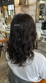 【ヘアセットが楽に🌀✨】ふんわりパーマ＋カット＋卵殻膜トリートメント付き🥚🌱