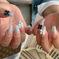 スカルプ🤍ラメグラデーション