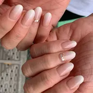 白グラデーション🤍テストモデル4/21(火)13:00​〜​