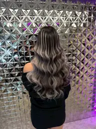 【超人気スタイル】ダメージなしエクステで作るバレイヤージュ￥27500-