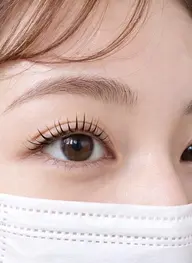 〈新規／銀座〉[11:00​〜​19:00]限定ナチュラル仕上げ🌿似合わせまつ毛パーマ（美容成分コーティング付）