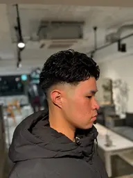 ☀️メンズカット+眉カット☀️スパイキーショート、フェードカット、バーバースタイル