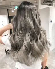 バレイヤージュ + トリートメント +カットハイクオリティな外国人カラーをさせて頂きます。
