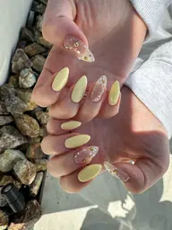 ご新規様限定✨デザイン+(1〜4本お好きなアート、パーツOK♡)