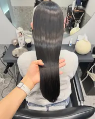 【✨平日限定モニター価格✨】美髪矯正(縮毛矯正&髪質改善)＋クイックTR