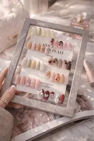 《hand》オフ無料／パラジェル無料　バレンタインネイル