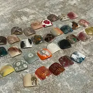 ワンカラー＋親指アート2本〈オフ/ケア込み〉