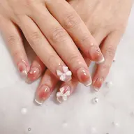 ハンドネイル💅(チークネイル＆マグネットフレンチ)パーツのせ2個まで⭕️オフなし⚠️