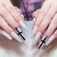 3月オフ無料✨チップ長さ出し持ち込み4本デザイン（パーツつけ放題）💞