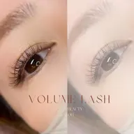 おすすめ♪プレミアムボリュームラッシュ100束でつくる束感も可♪2D3Dふわふわ付けも♪美容液+コーティング付き♪