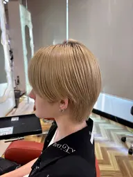 カット　ブリーチ　イルミナカラー　約150分