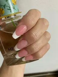 オフあり　フレンチネイル💅(メンズ可)