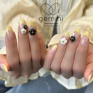 フレンチ➕ベースカラー／マグネットネイルorラメライン