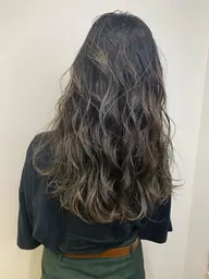 【✨社会人もオッケー👌大人シークレットハイライト💐】透明感カラー&TOKIOトリートメント✨/ケアブリーチ/