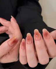 チークネイル💅 流行りのチークネイル+ストーンで最新韓国ネイルが叶う！お好みの色で被らないチークネイルに￥6500