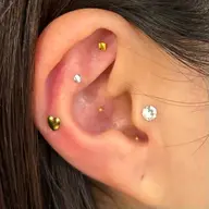 【話題の耳つぼジュエリー導入記念💎】期間限定モニター価格　カスタムプラン　片耳３粒(計６粒)¥3300