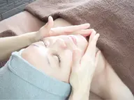 【ベーシック小顔フェイシャル】クレンジング→オゾンビタミン泡パック→RFフェイス→仕上げマスク
