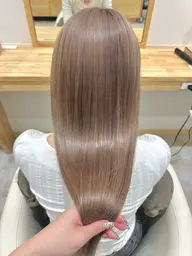 ⋆⸜⸜ ✨ 愛咲限定 ✨ ⸝‍⸝‍⋆ 【カット】 ＋ 【☁️ケアブリーチ☁️】 ＋ 【保護トリートメント】