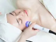 ソフトハーブピーリング体験韓国のドクターズコスメを使用、肌うるツヤ肌へ施術全ての肌質にご使用可能。