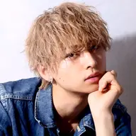 カット＋ブリーチ2回＋カラー ホワイトシルバーやミルクティベージュなど明るめのカラーをご希望の方はこちら！