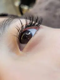 ⭐4月ミニモ限定44%OFF⭐エクステつけ放題+コーティング付き