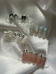 【ソフトジェルオフ&長さ出し10本】　　　　　　　　　　　　トレンド定額デザイン