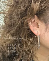 SNSで話題【耳ツボジュエリー】