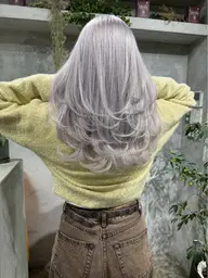 〘🎧ハイトーンシルバーにしたい人🕊〙ブリーチ+艶カラー+ 10stepトリートメント🤍