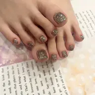 🩰オフありフットワンカラーorラメグラ 【ミニモ限定価格🎀】【パラジェル使用🤍】【2回目以降オフ代+1500円】