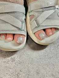 【foot🩰◝✩角質ケア込み】キラキラマグネットネイル♡オフ無し
