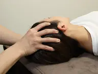 【目の疲れ/眼精疲労の方へ】目の疲れスッキリ!視界がクリアになるヘッドマッサージ