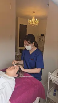 乾燥にお悩みの方へ　肌分析＋肌質改善施術