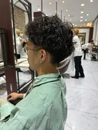 〈メンズカット＋パーマ〉でセットを簡単にカッコよく💥💥今だけ頭皮クレンジングシャンプー付きです🌿