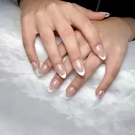 💕人気フレンチネイル ¥8190→¥6890 ✨小さいストーン両手4本まで無料