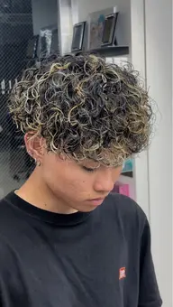 ハイライトカラー🔆海外風ヘアスタイル🔆