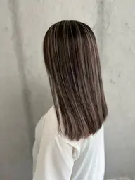 【白髪も染まる👩🏻‍🦳】大人気❤️‍🔥！！ハイライトカラー(ブリーチ1回)🌈＋トリートメント(1step)