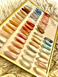 ちゅるんマグネットネイル（オフなし、甘皮ケア付）❤️オフあり➕300円➕30分