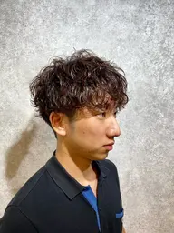メンズ特化型サロンによるメンズカット＋パーマ各種¥4400