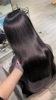 梅雨時期に向けて【艶サラ✨💗縮毛矯正+システムトリートメント】